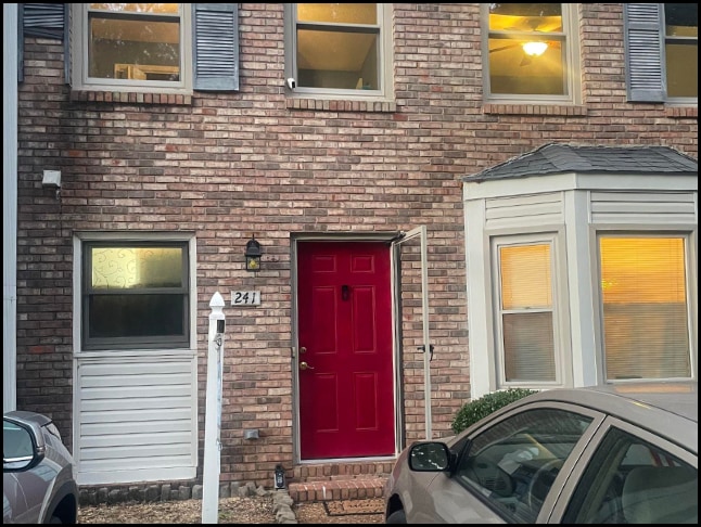 Townhouse for sale in Florence, Alabama through Apex Real Estate