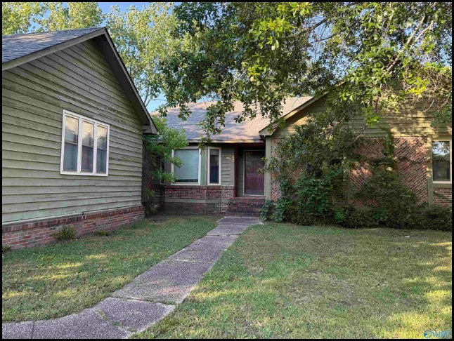 Home for sale in Moulton, Alabama through Apex Real Estate